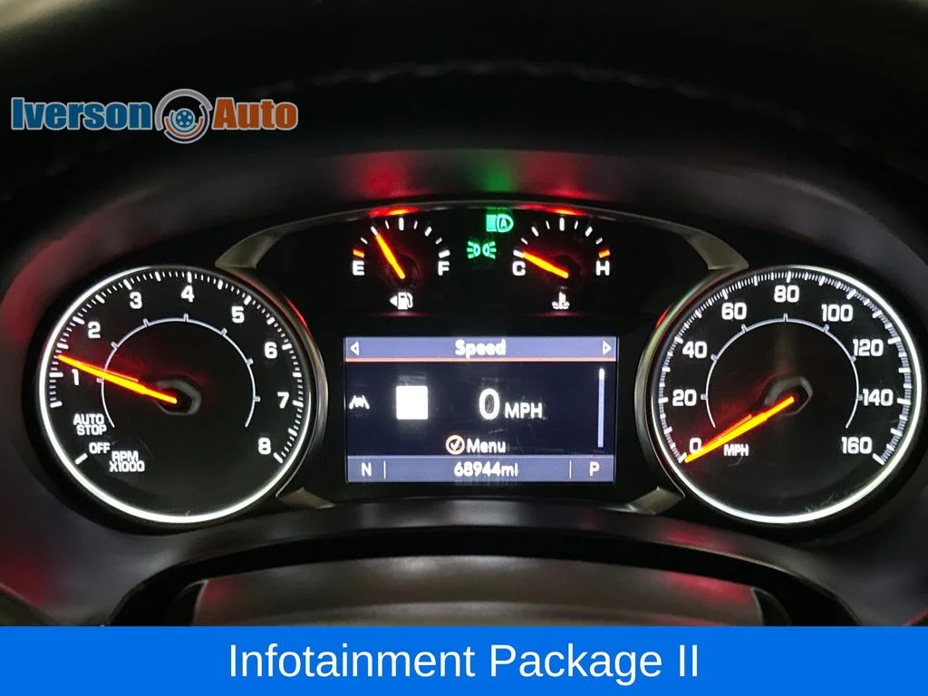 Used 2023 White GMC SLT image 19