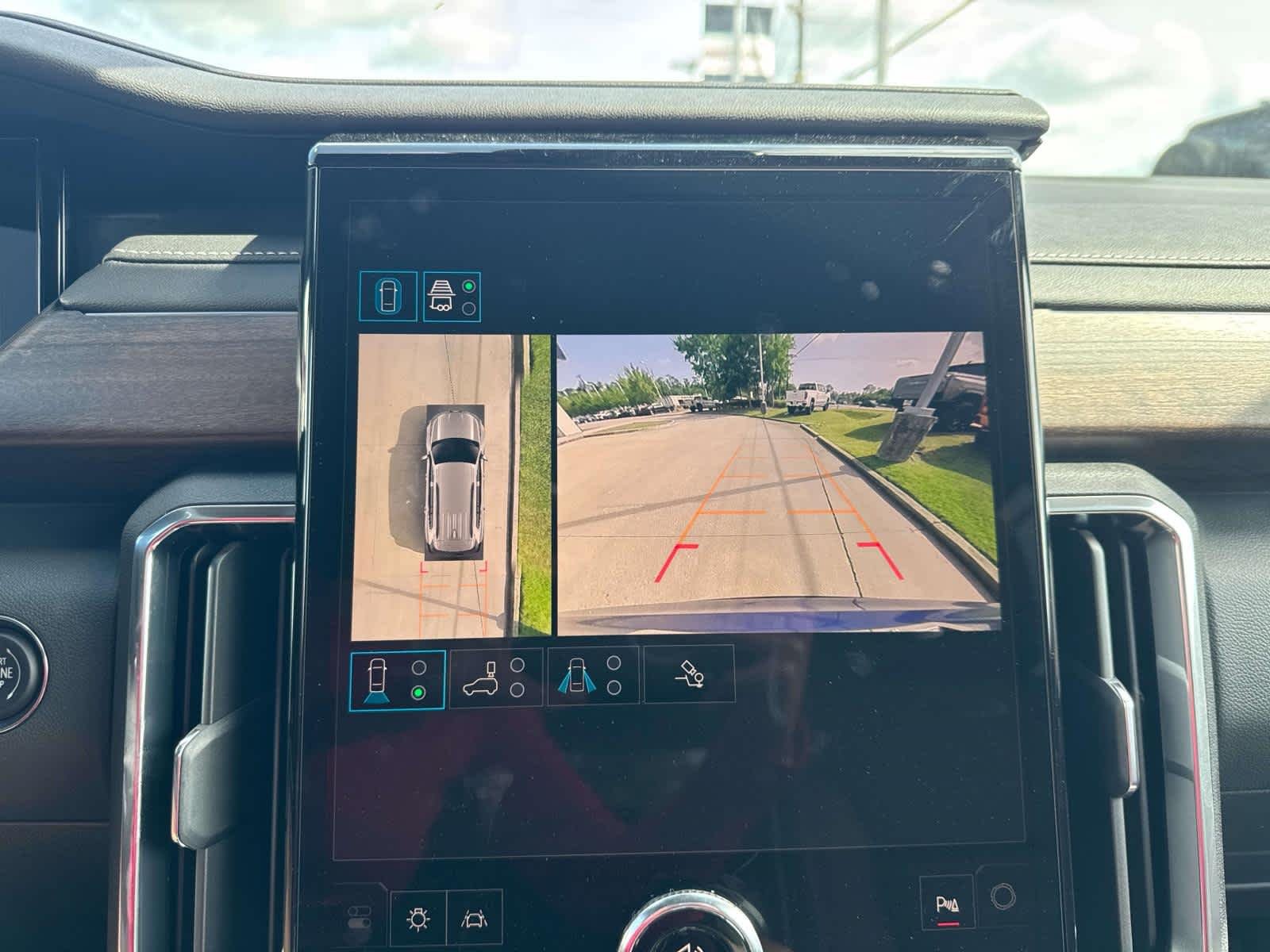2026 GMC Acadia Denali Ultimate - Photo 18