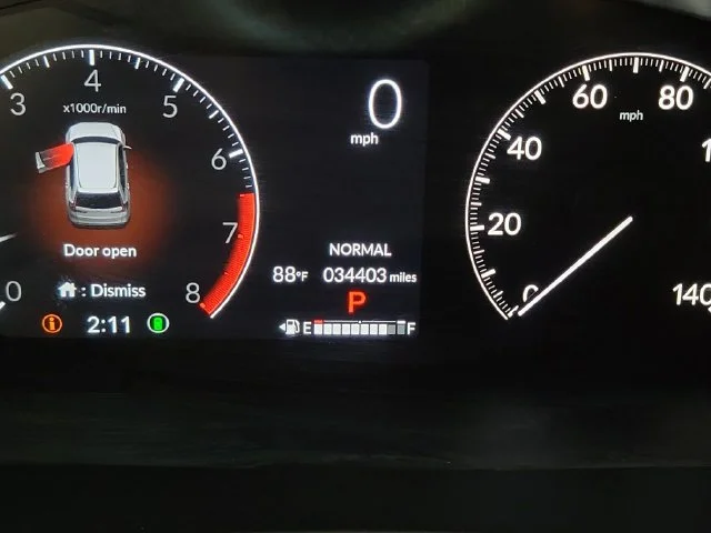 Used 2025 White Honda LX image 2