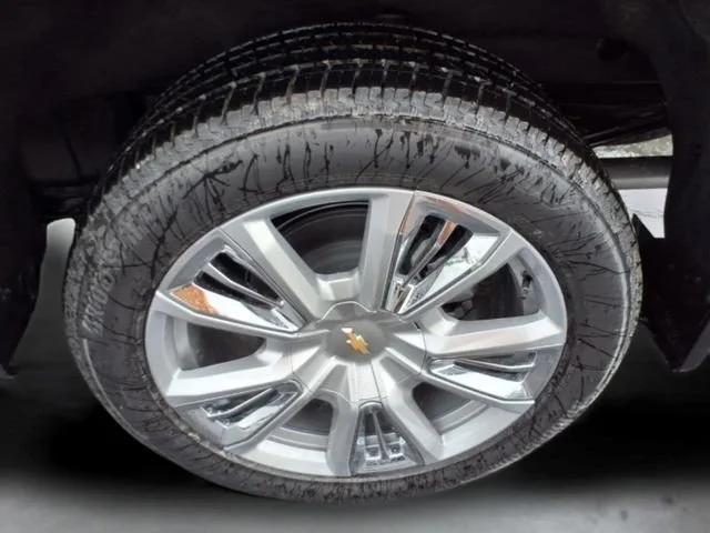 New 2026 Polar White Tricoat Chevrolet High Country image 8
