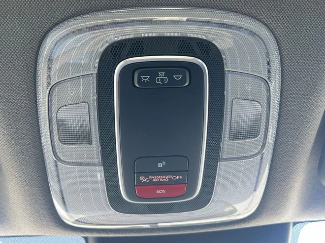 Used 2025 Blue Hyundai SEL Sport image 32