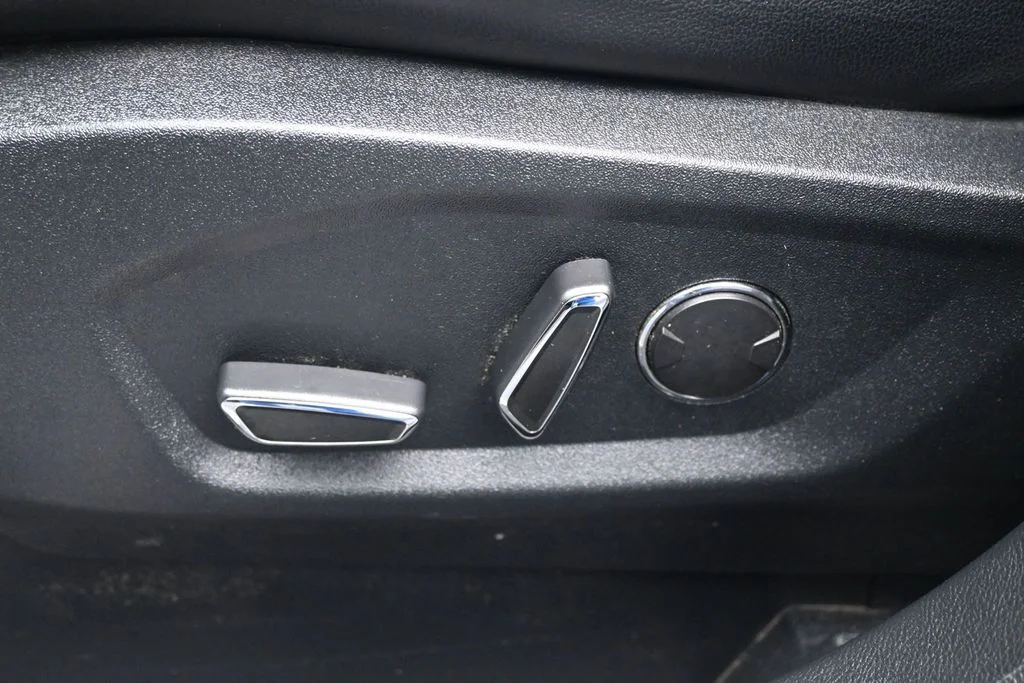 Used 2018 White Ford Titanium image 10