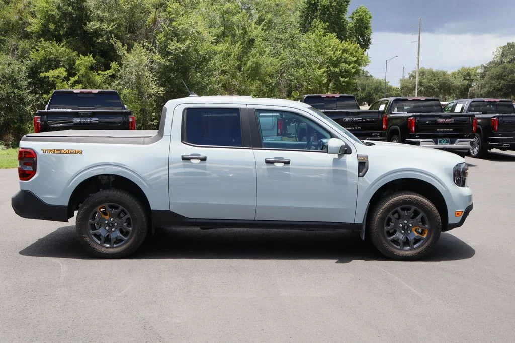 Used 2023 Green Ford XLT image 10