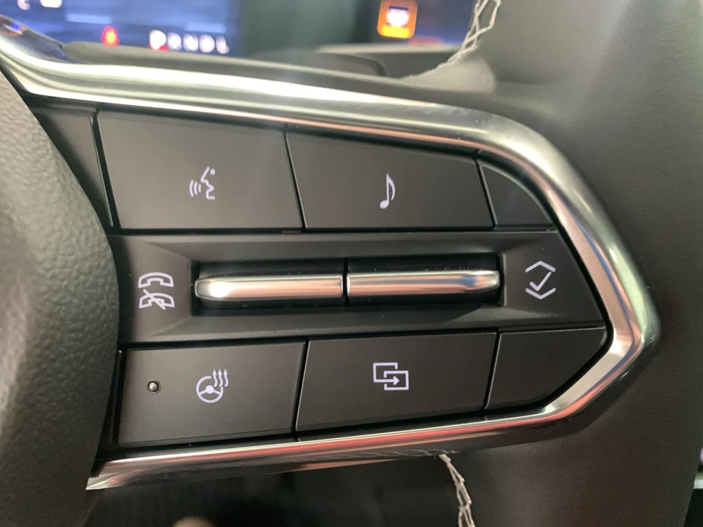 2027 Chevrolet Traverse LT - Photo 21