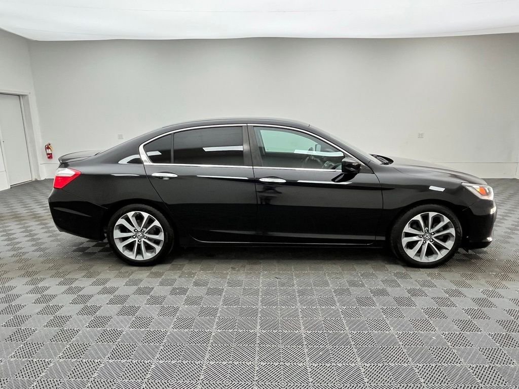 Used 2015 Alabaster Silver Metallic Honda Sport image 7