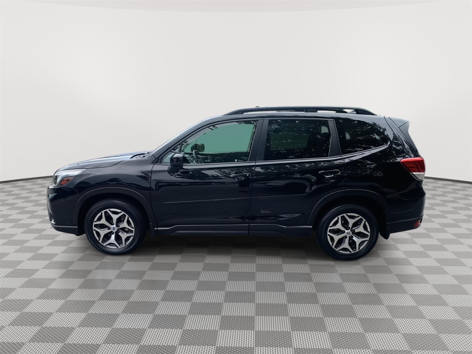 Used 2019 Crystal Black Silica Subaru Premium image 2