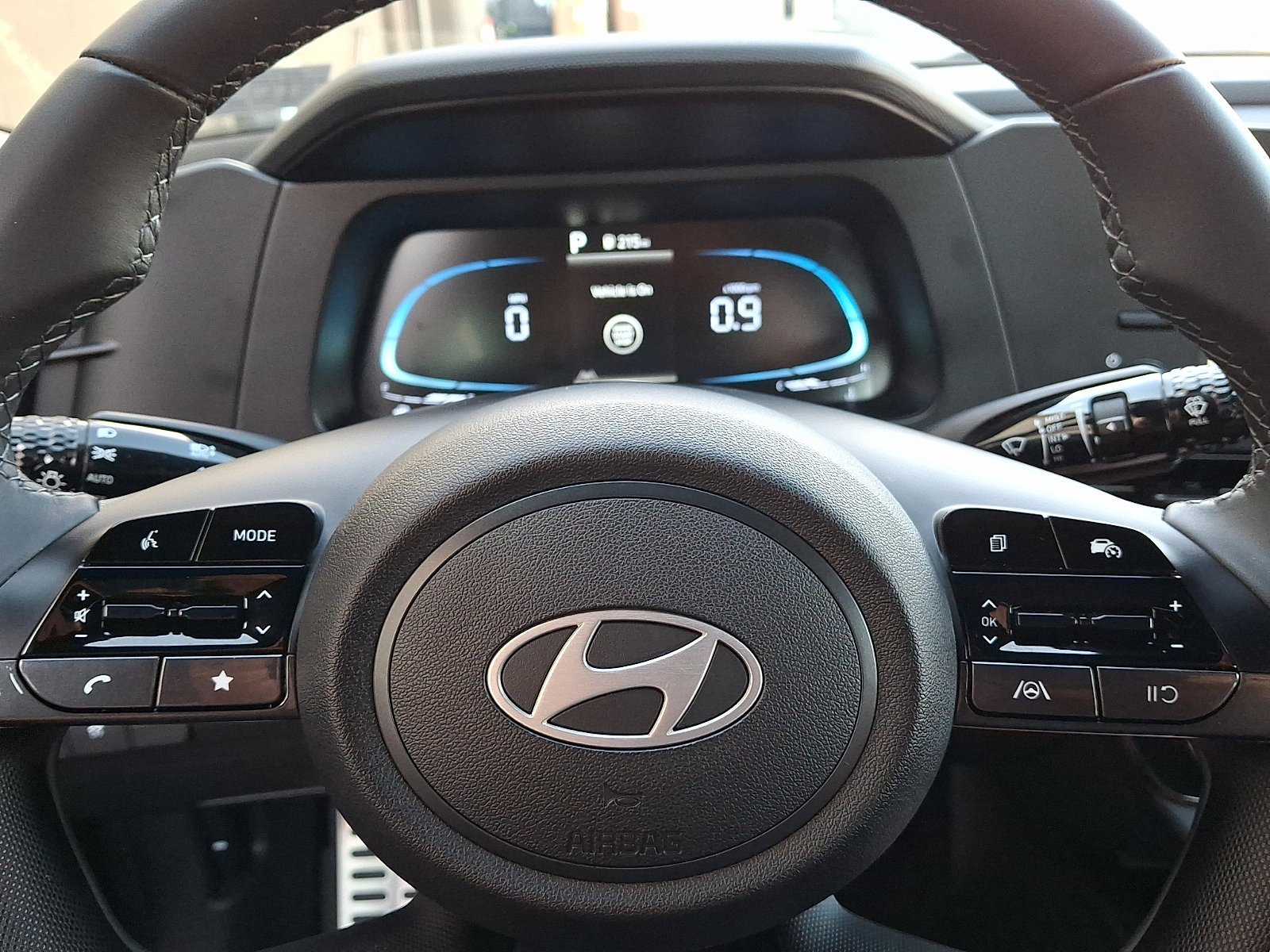 Used 2025 Abyss Black Hyundai SEL Sport image 17