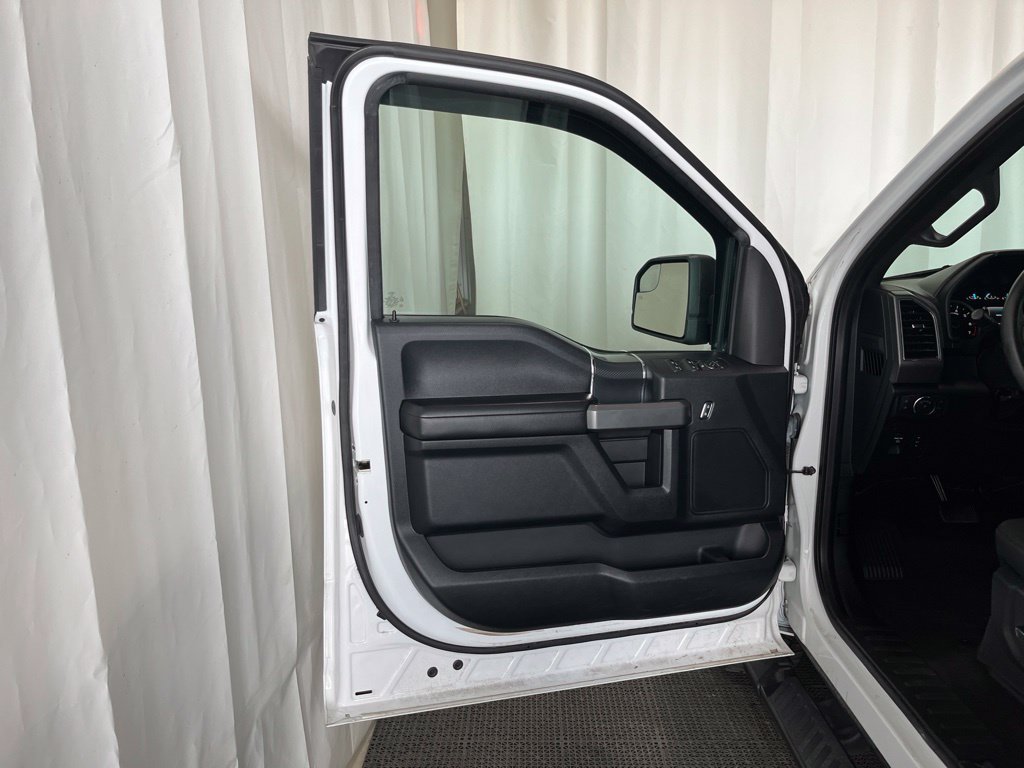 Used 2018 Oxford White Ford XLT image 17