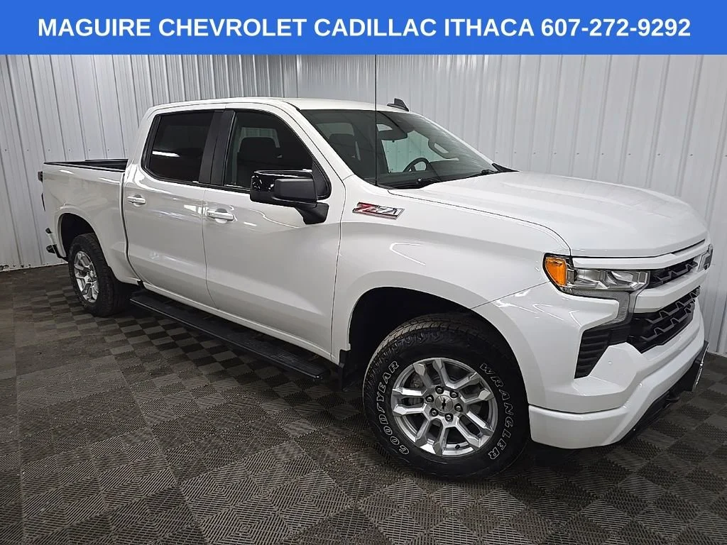 Used 2022 Summit White Chevrolet RST image 7
