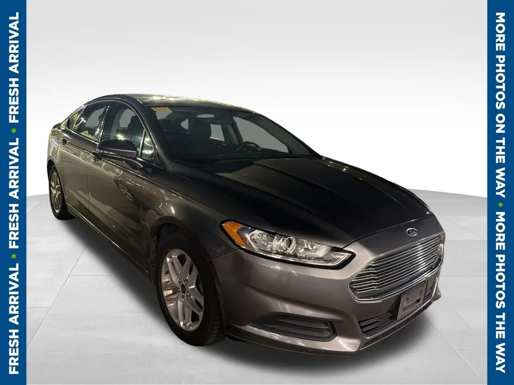 Used 2013 Gray Ford SE image 1