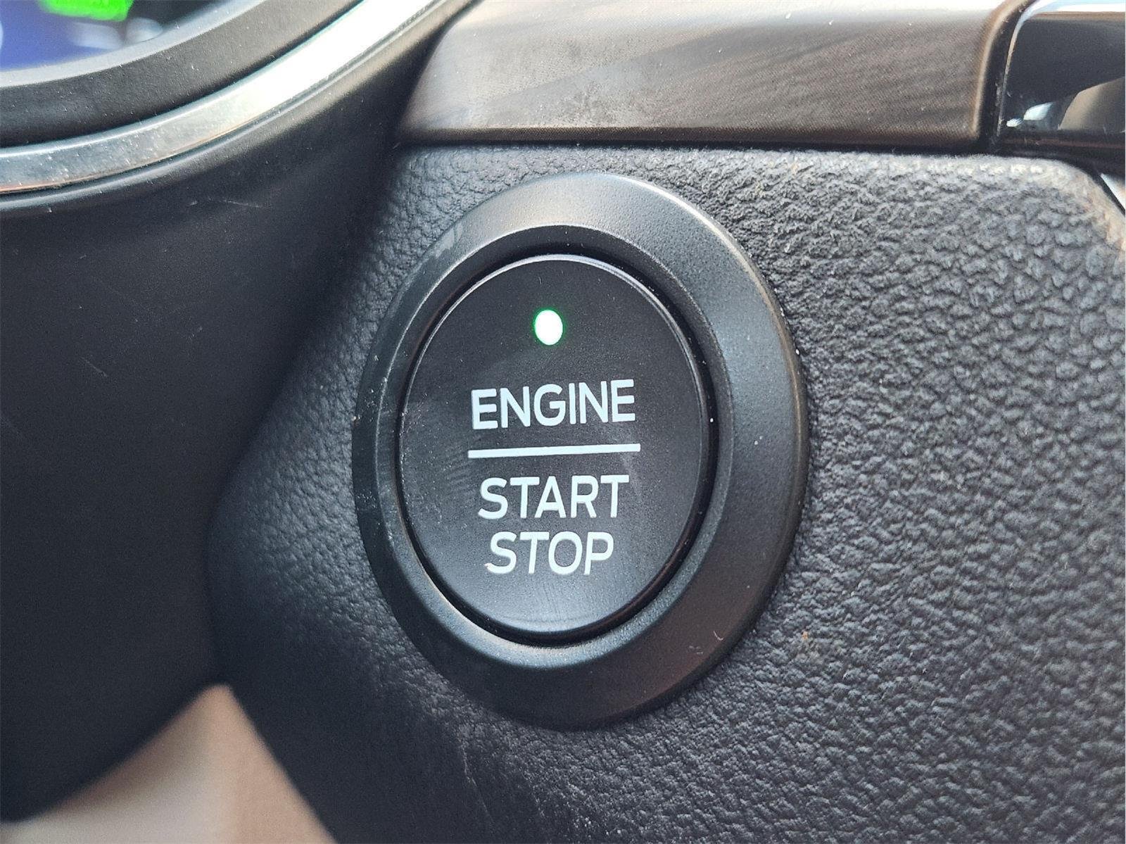 Used 2020 Star White Metallic Tri-Coat Ford Titanium image 21