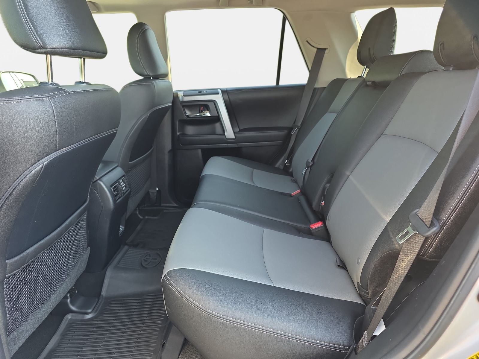 Used 2022 Silver Toyota SR5 Premium image 13
