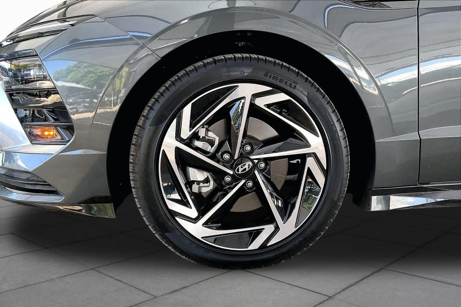 Used 2026 Portofino Gray Hyundai SEL Sport image 11
