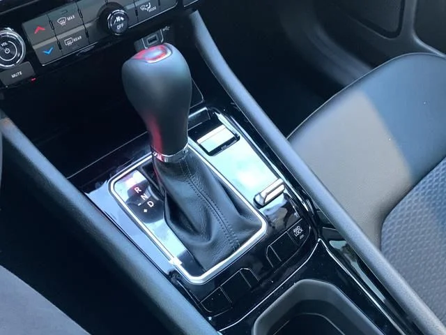 New 2026 White Jeep Latitude image 36