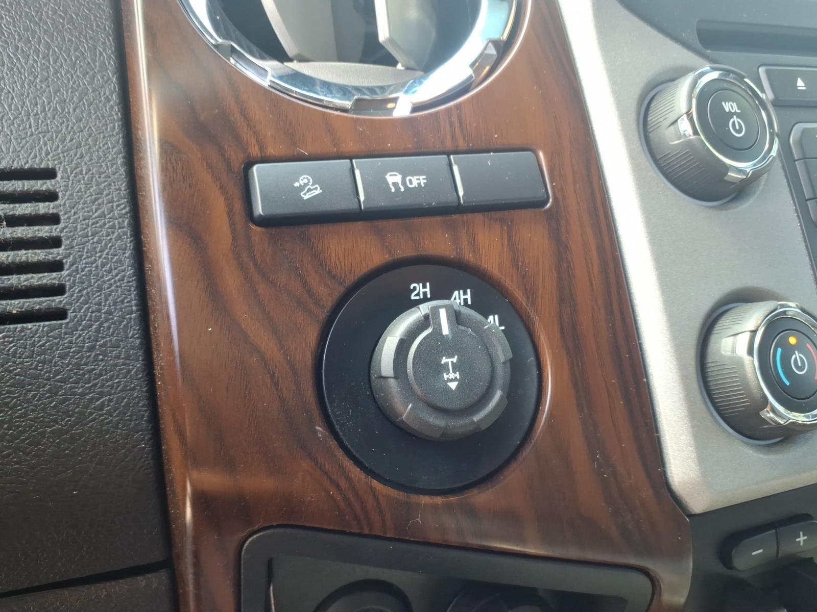 Used 2015  Ford Lariat image 7