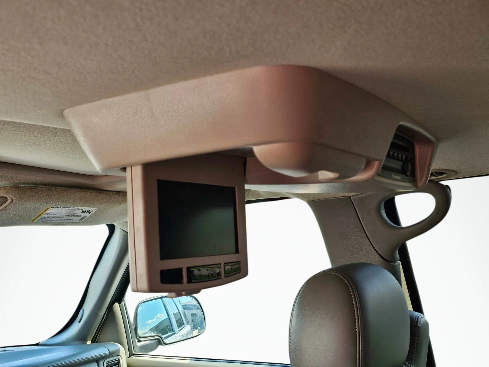 Used 2005 Summit White GMC Denali image 32