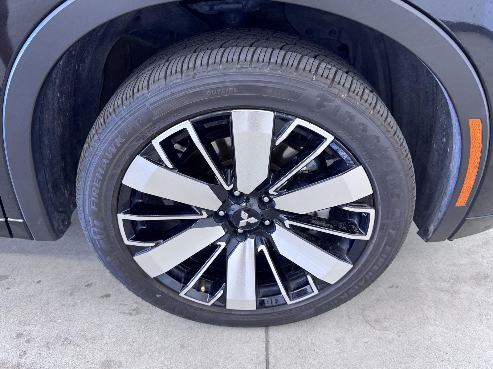 2025 Mitsubishi Outlander SEL - Photo 11