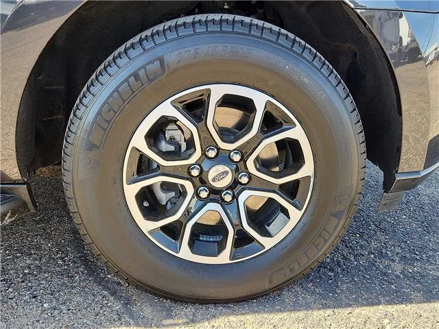 Used 2024 Gray Ford XLT 4x2 image 5