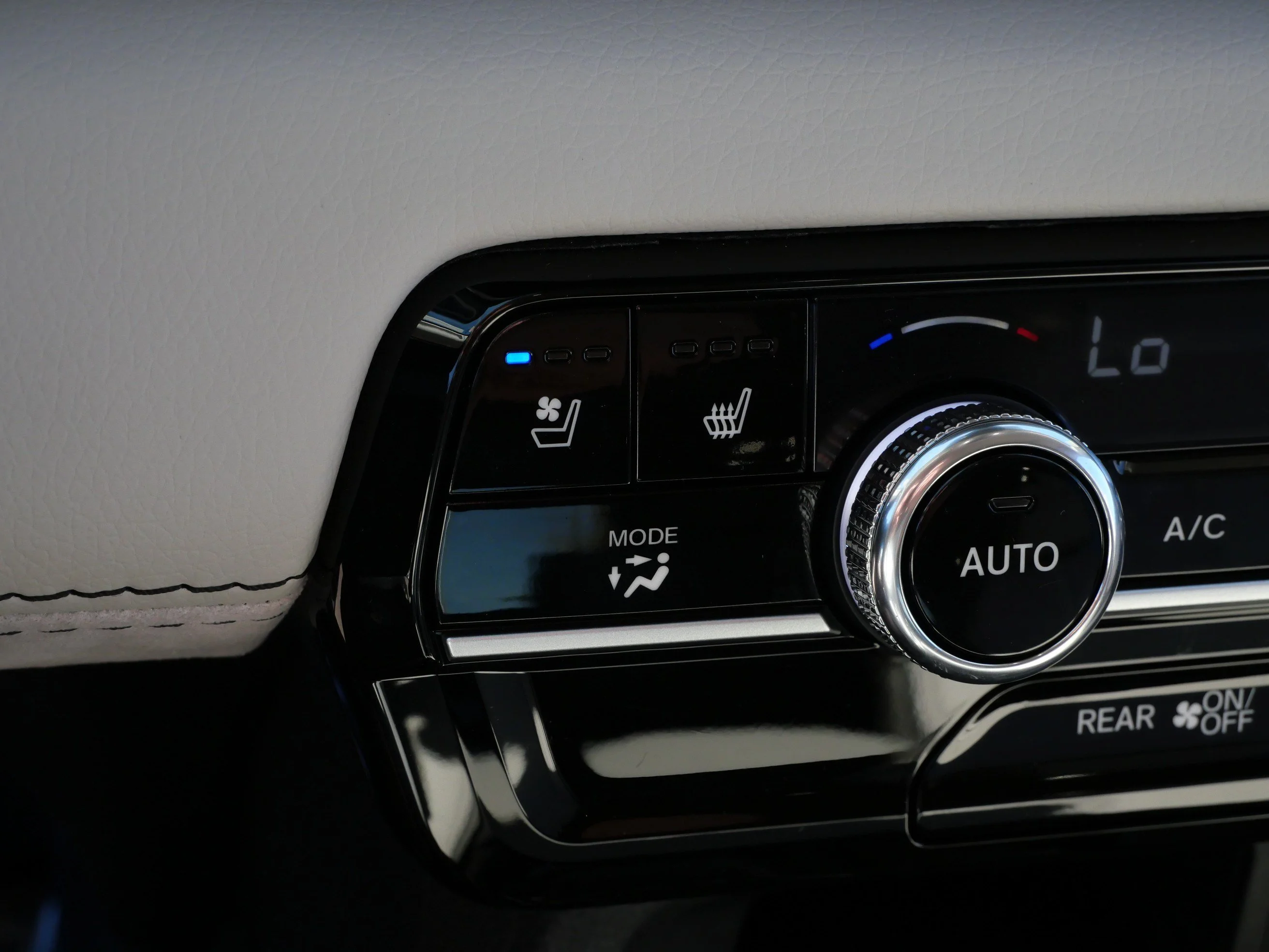 2026 Honda Pilot Elite - Photo 30