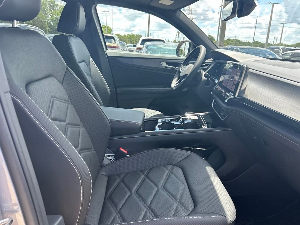 New 2026 Silver Volkswagen 2.0T SE w/Technology image 36