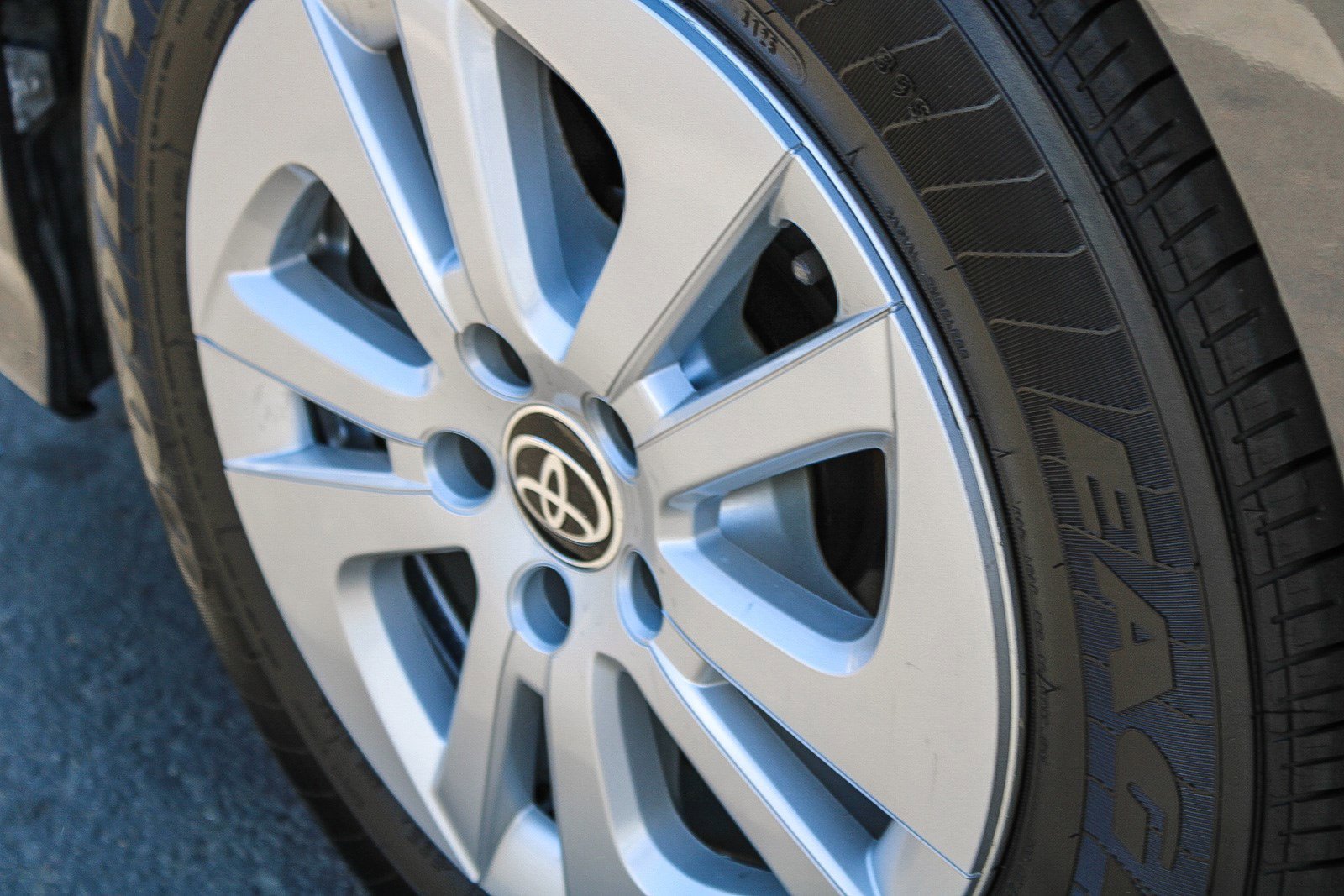 Certified Used 2016 Magnetic Gray Metallic Toyota Two image 13