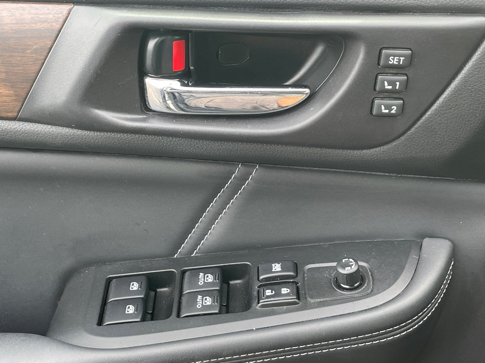 Used 2019 Magnetite Gray Metallic Subaru Limited image 19