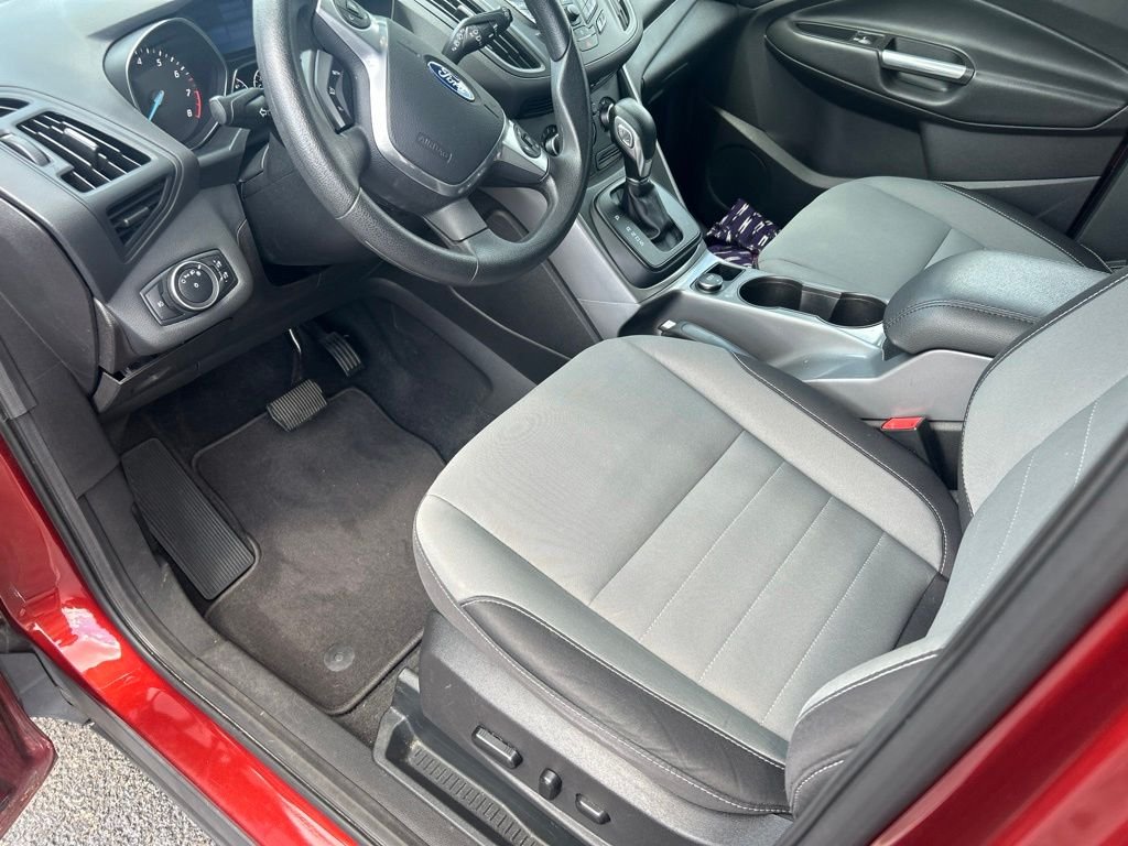 Used 2015 Orange Ford SE image 5