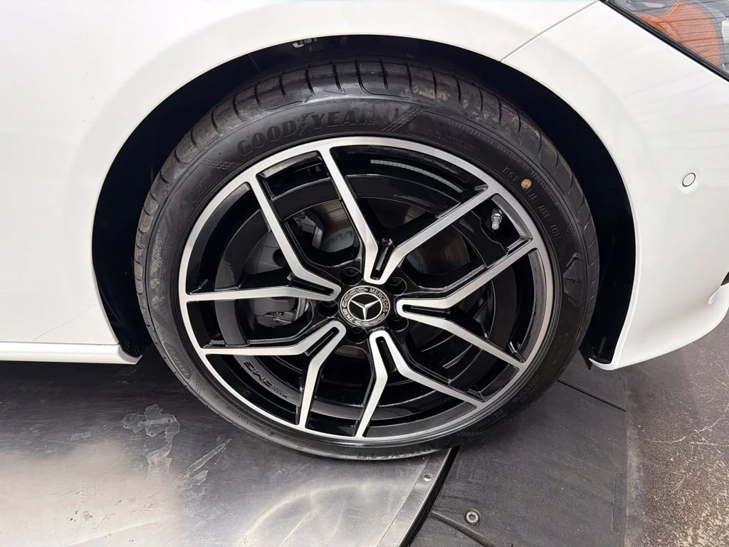 New 2027 White Mercedes-Benz C 300 image 9
