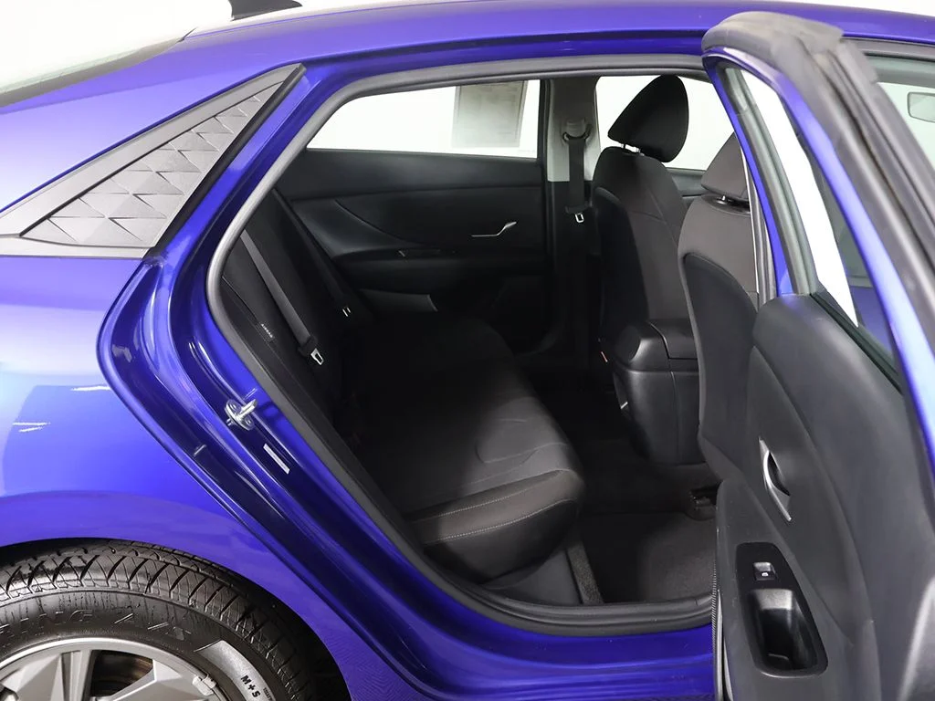 Used 2025 Blue Hyundai SE image 28