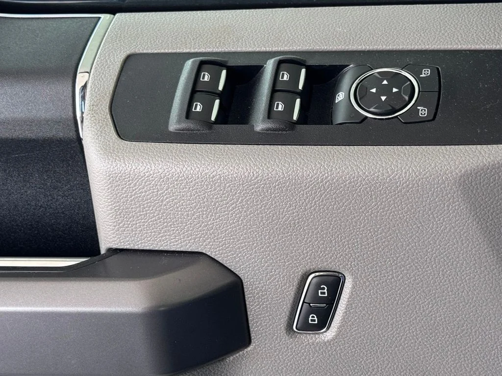 Used 2020 Silver Metallic Ford XLT image 33