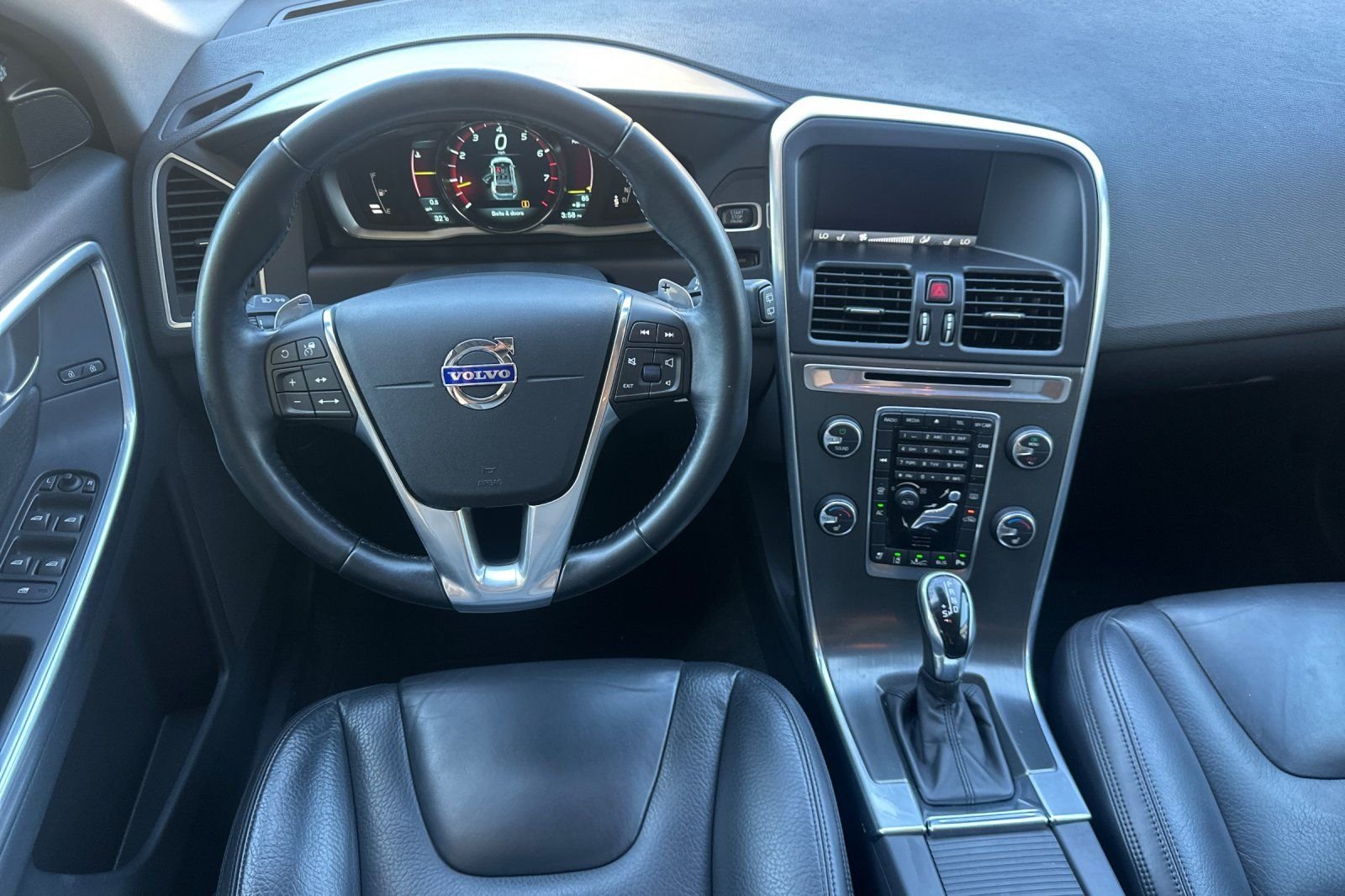 Used 2014  Volvo  image 14