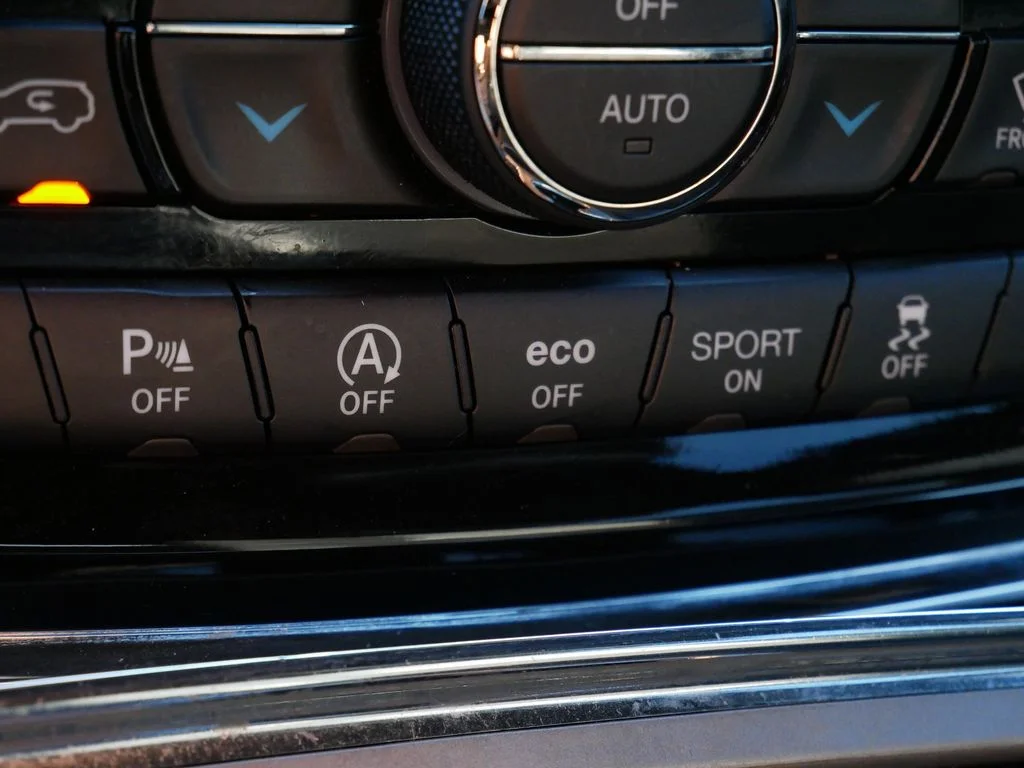 Certified Used 2021 White Jeep Laredo X image 25