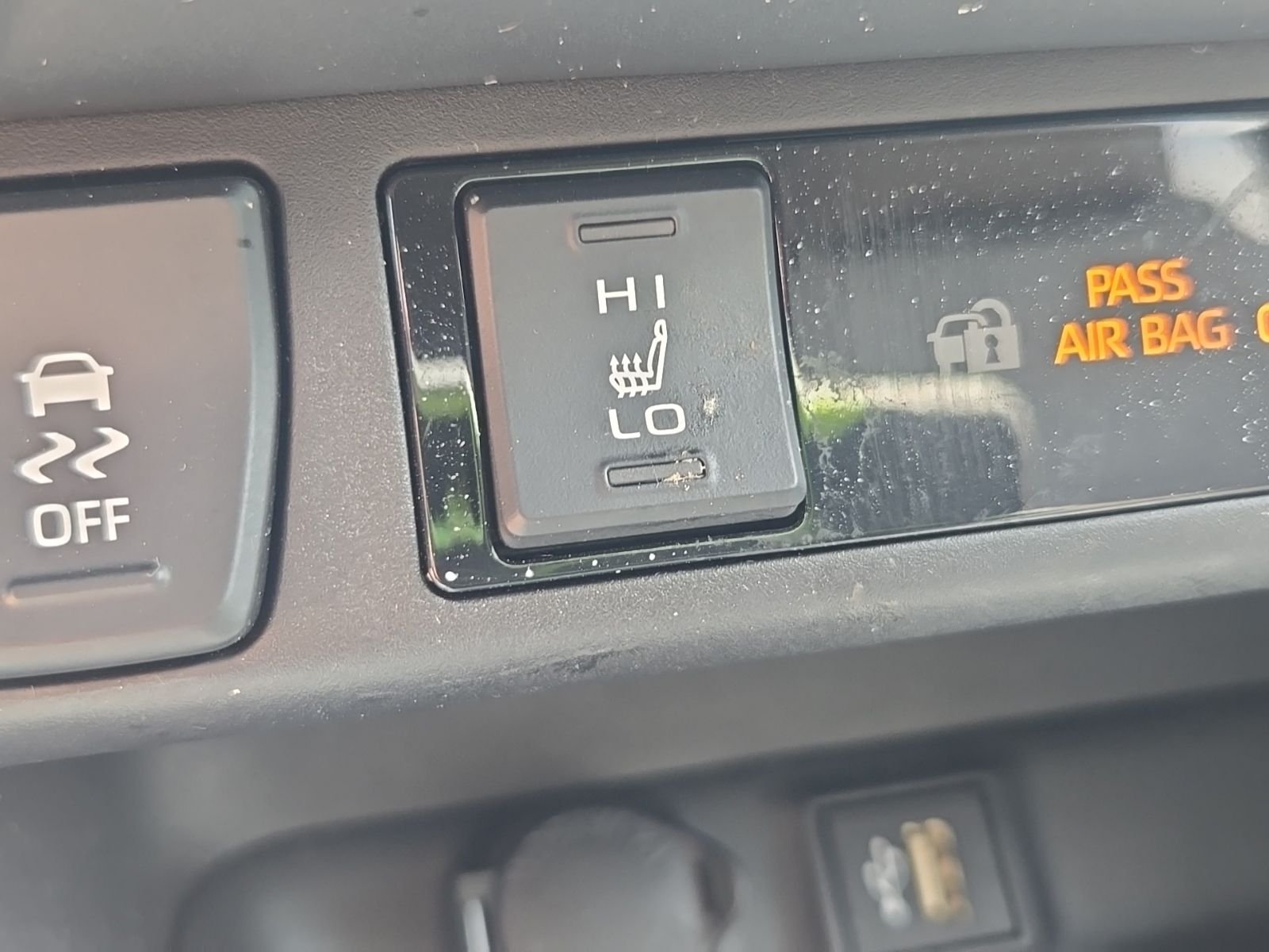 Used 2025 White Toyota XLE image 40