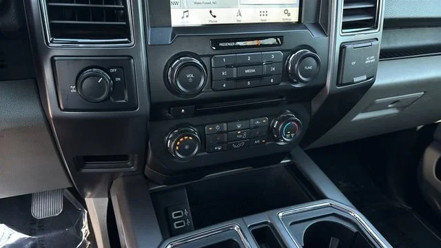Used 2018 Red Ford XLT image 32