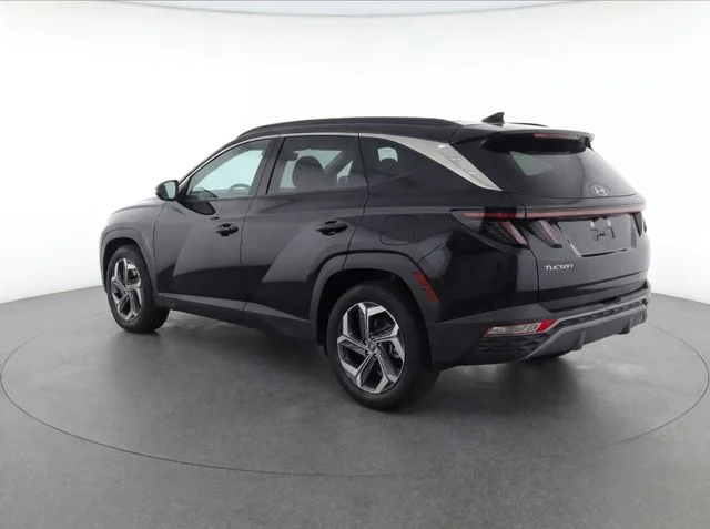 Used 2023 Black Hyundai SEL image 4