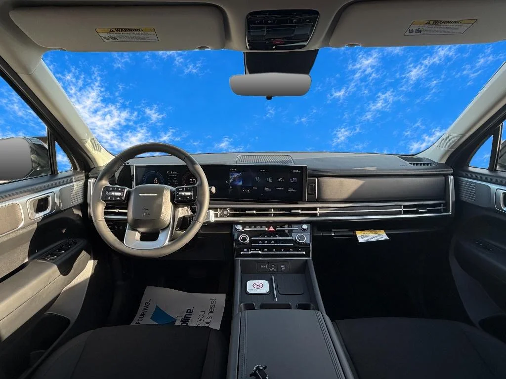 New 2027 Phantom Black Hyundai SE image 10