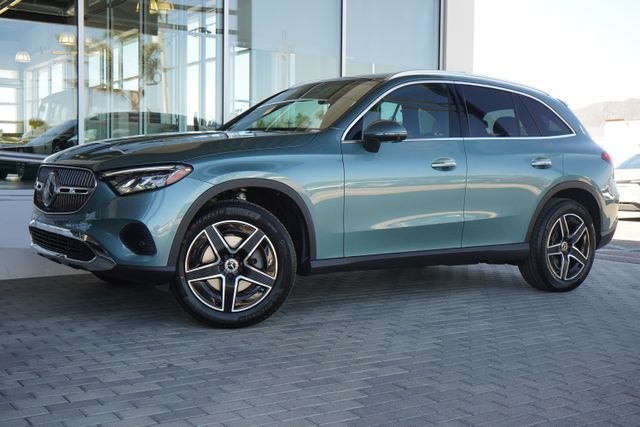 New 2026 Verde Silver Metallic Mercedes-Benz GLC 300 image 4