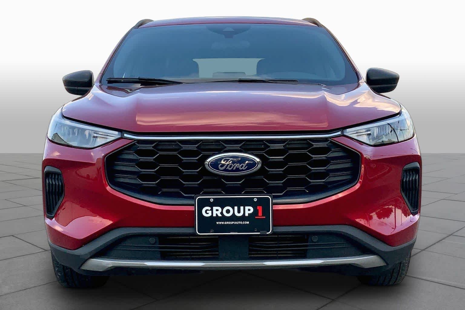 Used 2025 Rapid Red Metallic Tinted Clearcoat Ford ST-Line image 4