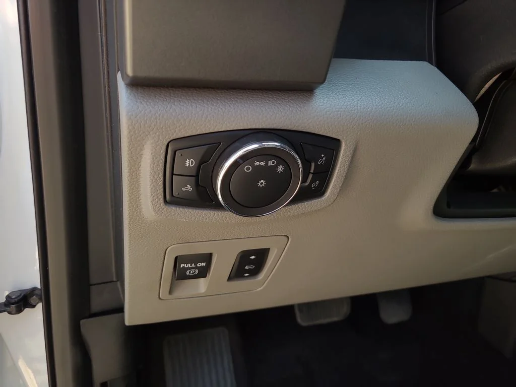 Used 2018 White Ford XLT image 22