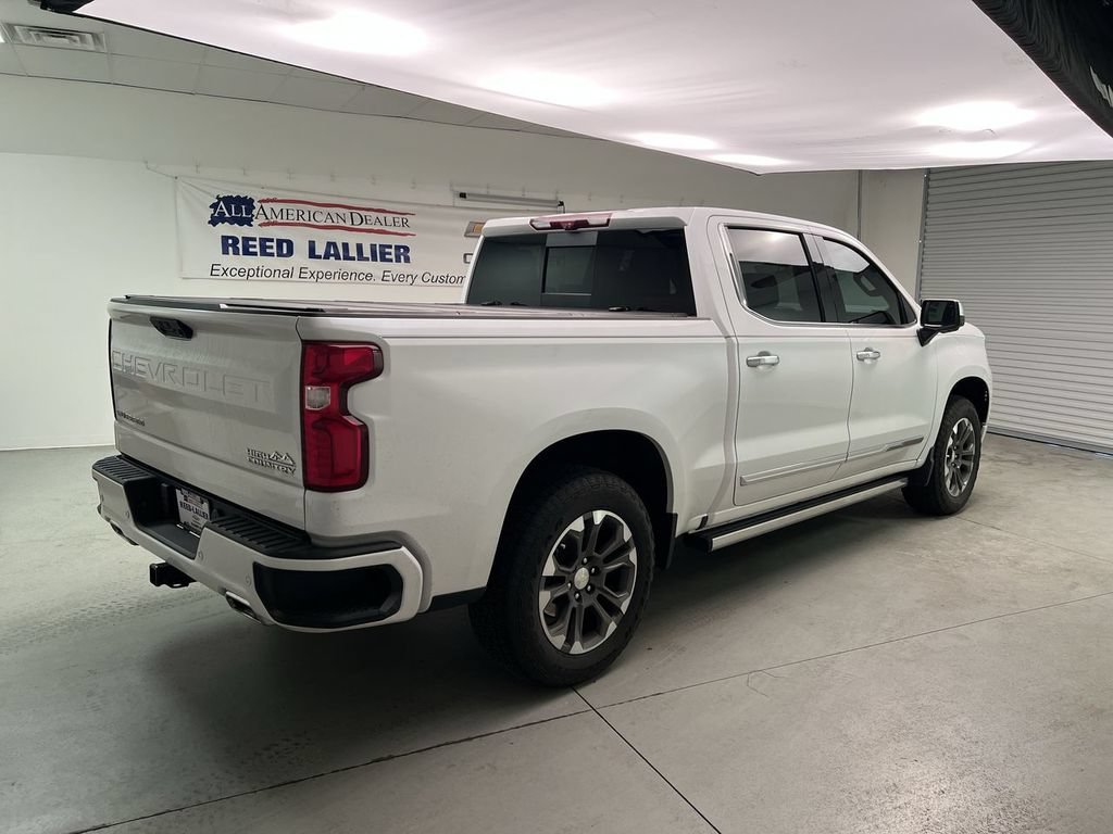 Used 2022 Iridescent Pearl Tricoat Chevrolet High Country image 8