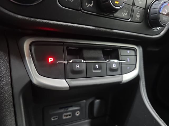 Used 2023 Silver GMC SLT image 23