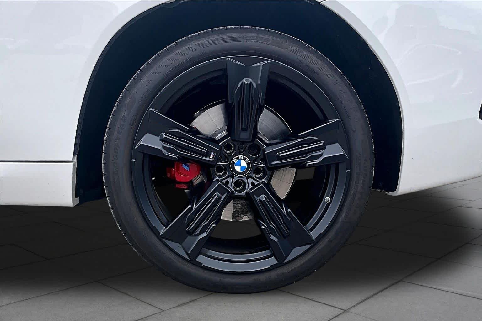 Used 2026 Alpine White BMW M50 xDrive image 10