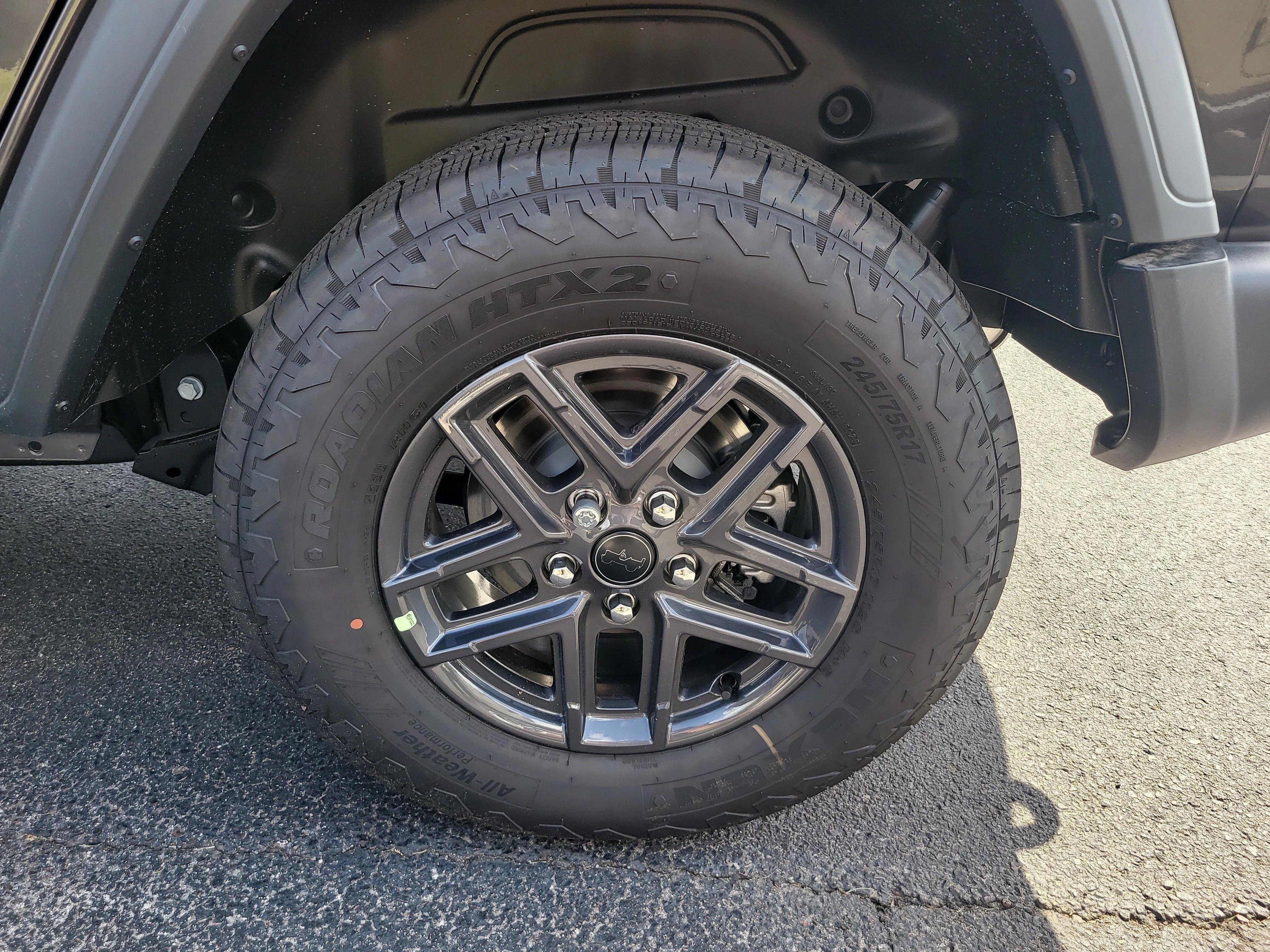 New 2026 Granite Crystal Metallic Clearcoat Jeep Sport S image 9