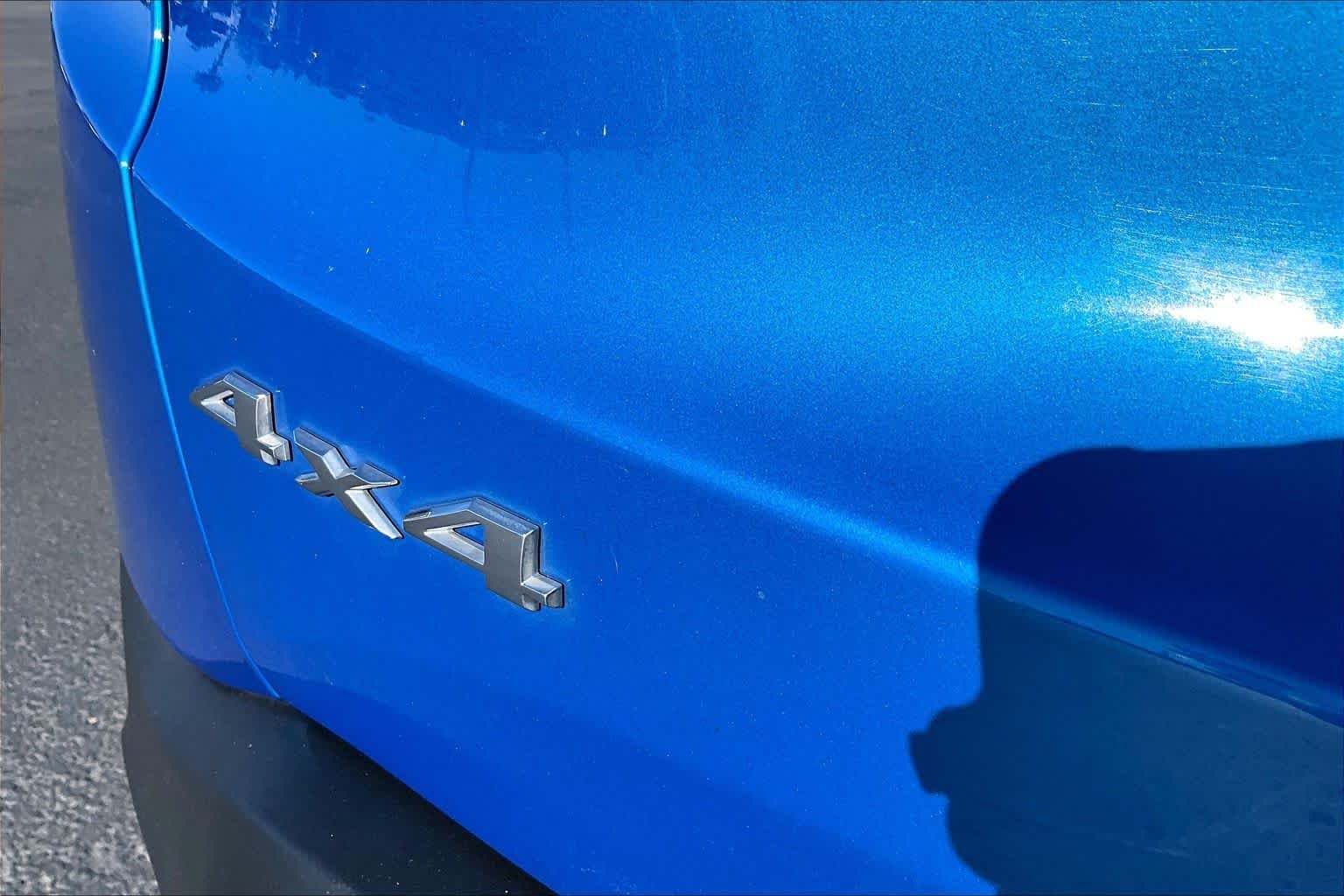Used 2020 Brilliant Blue Metallic Clear Coat Jeep Jeepster image 9