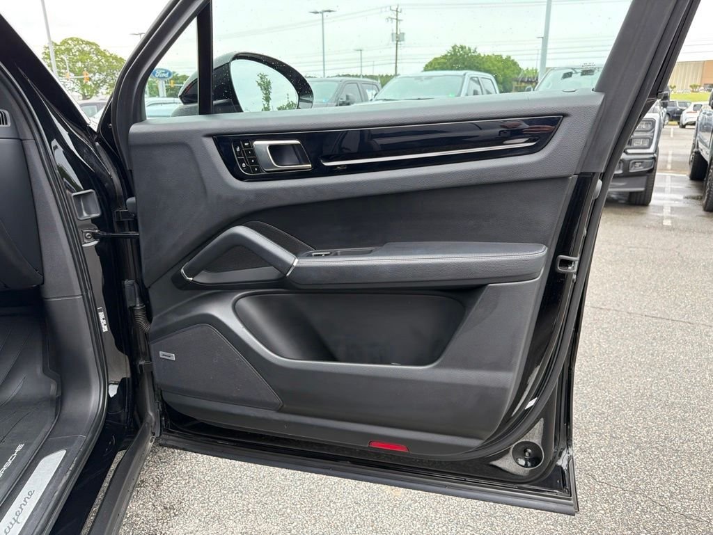 Used 2021 Black Porsche Base image 23