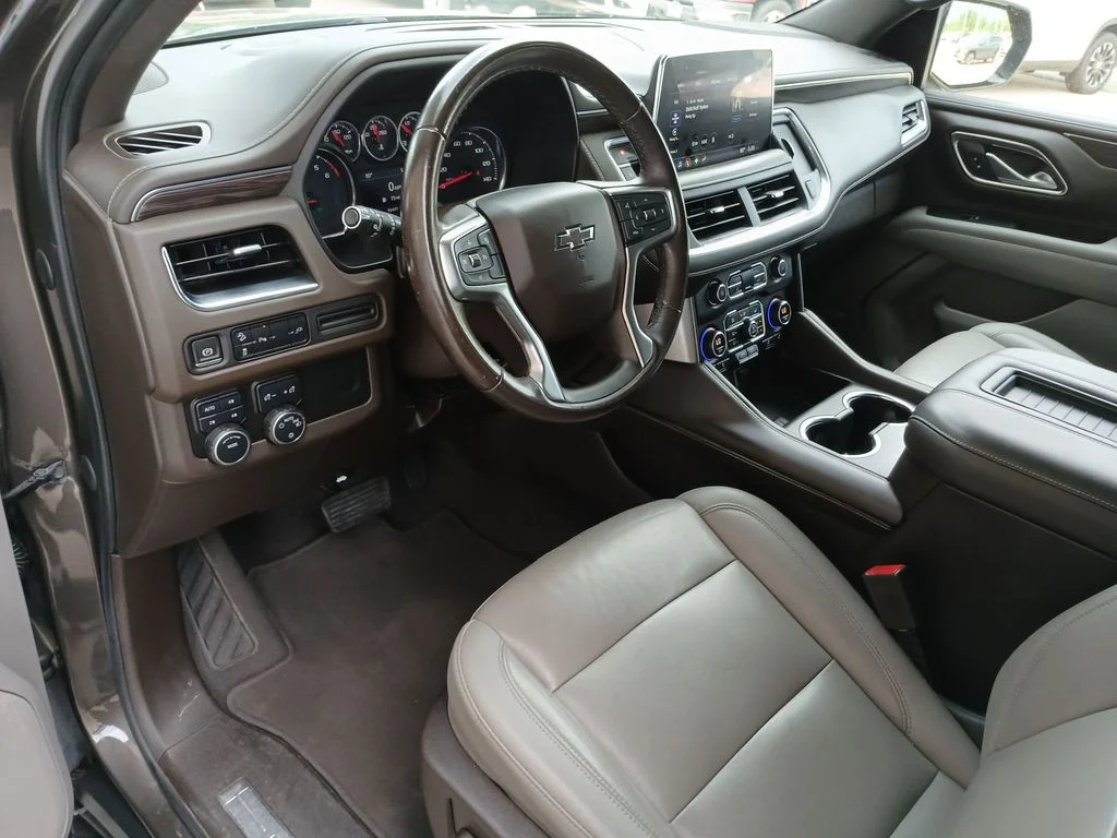 Used 2021 Gray Chevrolet Z71 image 10