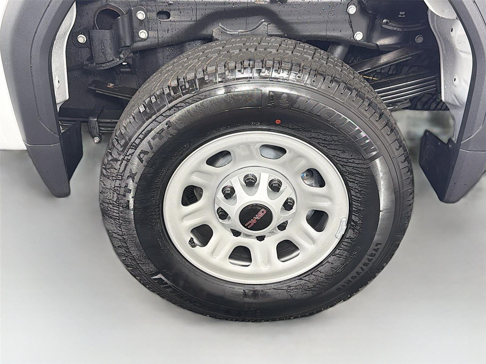 New 2026 Summit White GMC Pro image 34