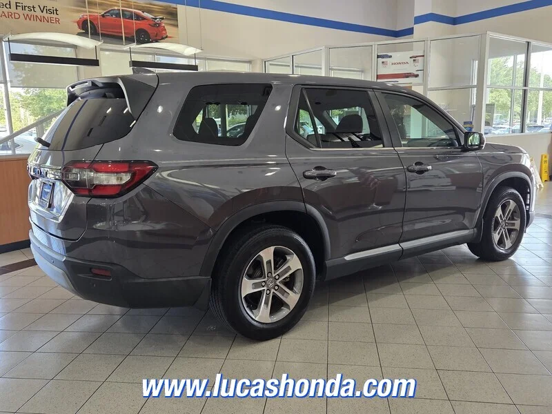 Used 2024 Gray Honda EX-L 8 Passenger 2WD image 4