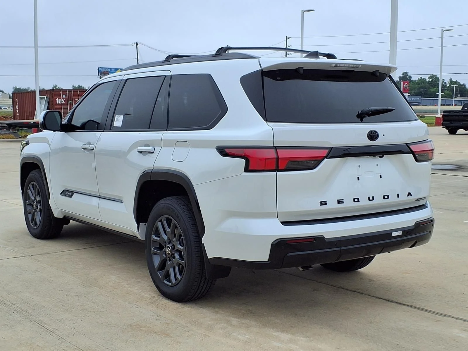 New 2026 Off-white Toyota Platinum image 2
