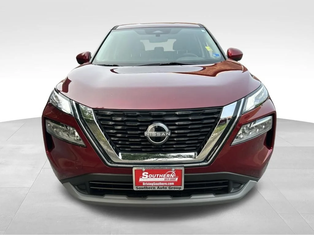 Used 2023 Red Nissan SV image 9